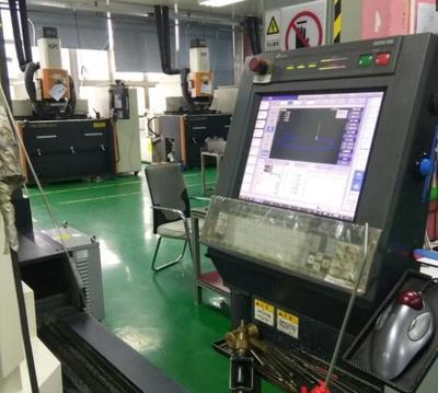 我在深圳做模具加工,月工资6000,10年了从来没涨过工资